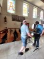 Aufräumen der Kirche für die Malarbeit am 03.07. und Gottesdienste im Saal am 9./10. und 16./17.07.2022